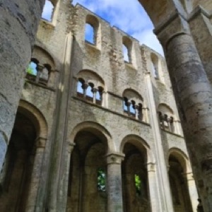 L'abbaye de Jumièges et La Bouille, dans les boucles normandes de la Seine 🤩.#abby #church #ruins #normandy #france